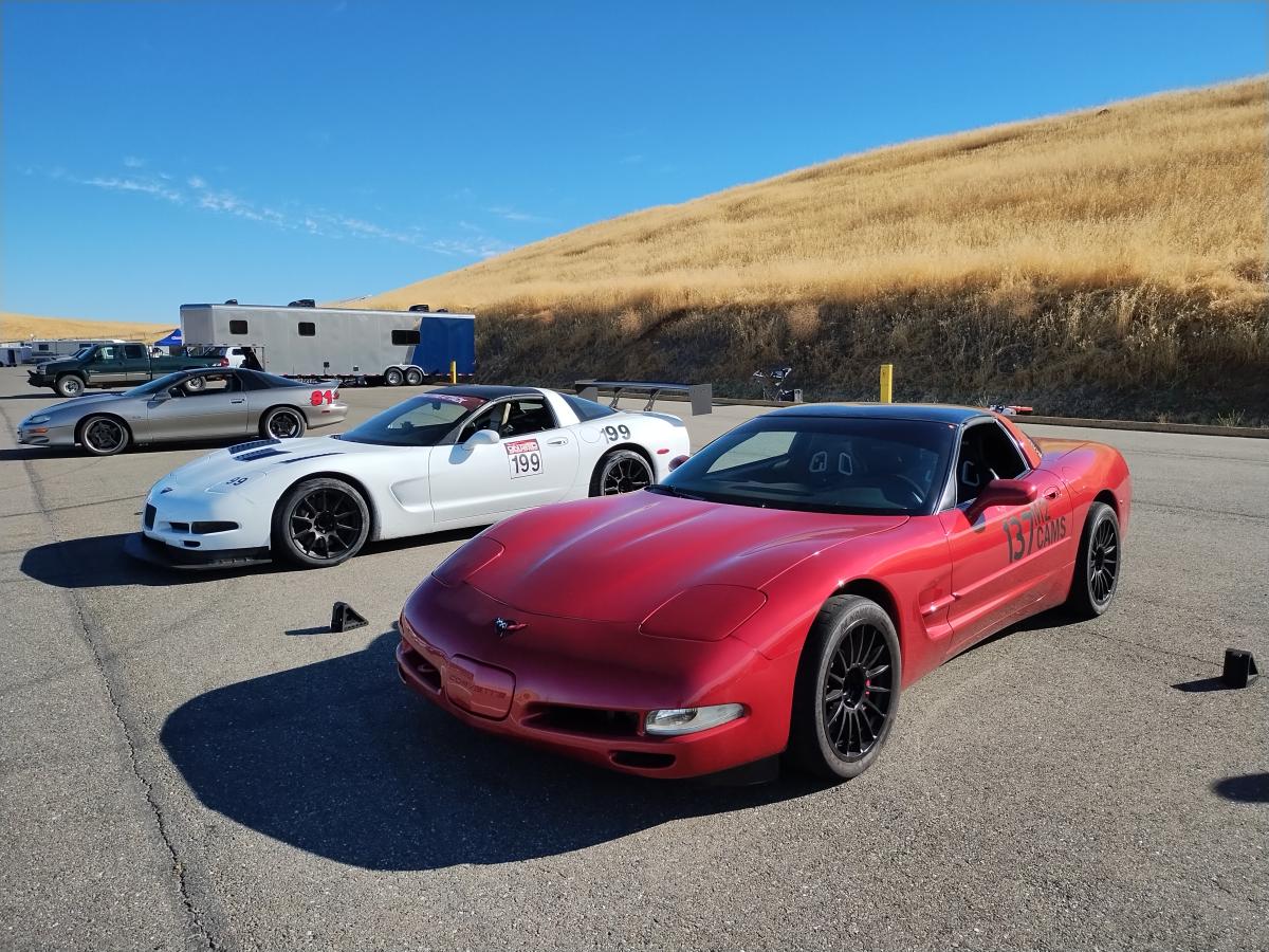 Shred Jesse's white Corvette in the background with Andrew Kauble's far less modified and yet still .2 faster C5 Corvette in the foreground.